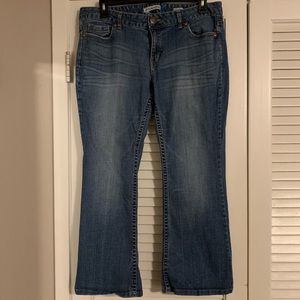 15/16 Aeropostale Curvy Hailey Jeans